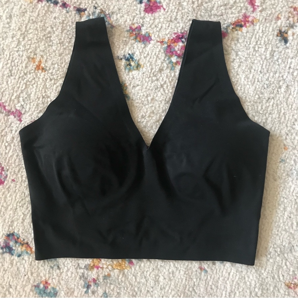 True&Co V neck bra, size S with removable pads, gently used condition